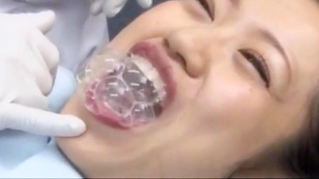 Meet the Luscious Dentist Who'll Make Your Mouth Water!