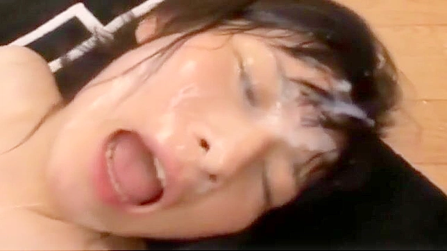 Japanese Beauty Hirosaki Ryouko Gets Wet and Wild with Bukkake!