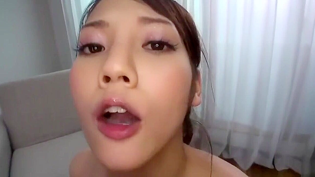 Japanese Beauty Gives Mind-Blowing Blowjobs and Swallows Cum