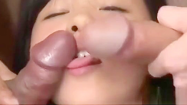 Chinese Beauty Gives Mind-Blowing BJ in a Steamy Circle!