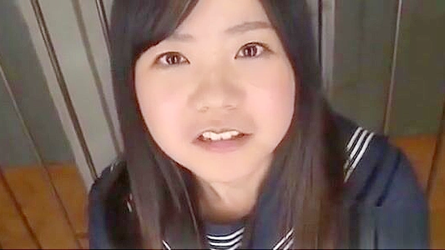 Chinese Beauty Gives Mind-Blowing BJ in a Steamy Circle!