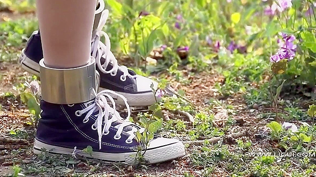 Explore the Alluring Charm of Chinese Women Outdoors