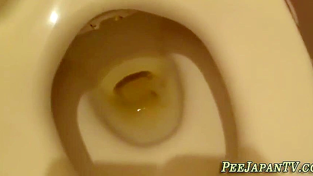 Japanese Beauty Young Girl Peeing in Toilet - Must See!