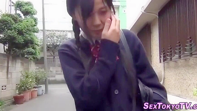 Uncover the Luscious Allure of Japanese Teens in Public Upskirt Videos