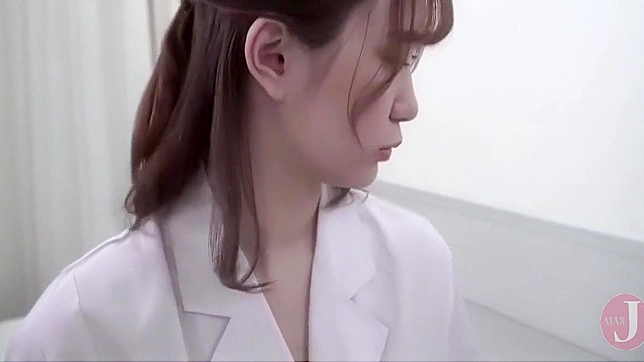 Fantasize Over Akari Mitani, the Luscious Female Doctor with 10-Minute Sexy Scenes!