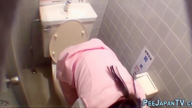 Japanese Beauty Pees on the Go ~ Watch Her Enchantress Skill!