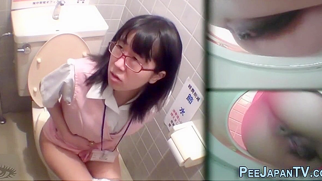 Japanese Beauty Pees on the Go ~ Watch Her Enchantress Skill!