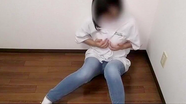 Japanese Porn ~ Seductive Half-Jeans-Down Masturbation by a Gorgeous Girl