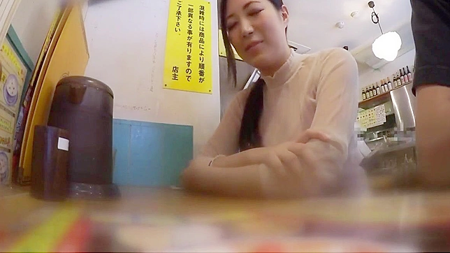 Catching A Solo Ramen Lady - Office Worker Sara's Secret Rendezvous Revealed!