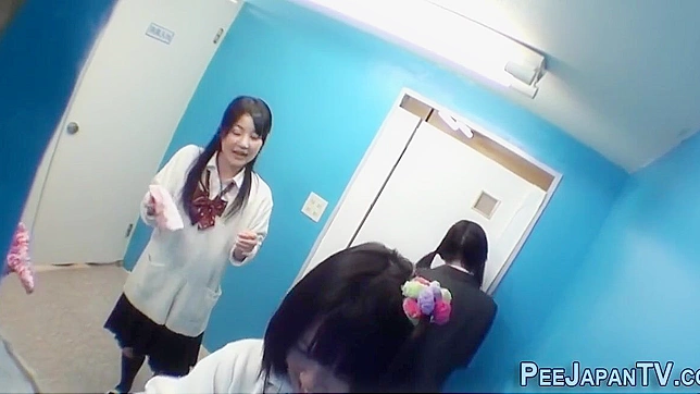 Japanese Teen Piss Play ~ Sultry Feticista Experience!