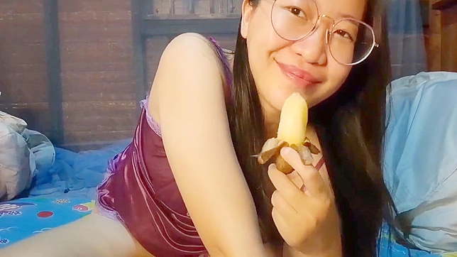 Japanese Slut Devours Luscious Banana - Must-Watch XXX Video!