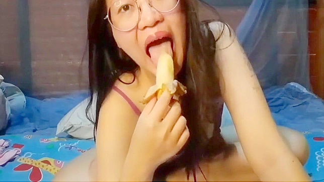 Japanese Slut Devours Luscious Banana - Must-Watch XXX Video!