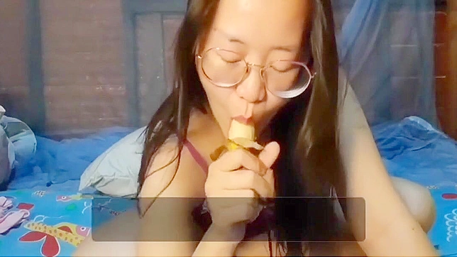 Japanese Slut Devours Luscious Banana - Must-Watch XXX Video!