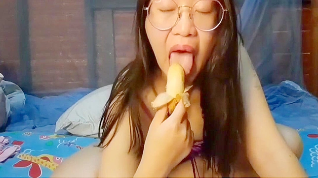 Japanese Slut Devours Luscious Banana - Must-Watch XXX Video!