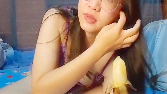 Japanese Slut Devours Luscious Banana - Must-Watch XXX Video!