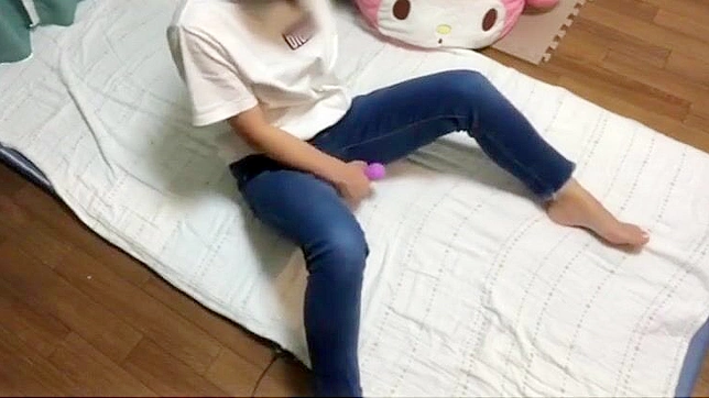 Japan girl asks her stepbro for quick sex and reaches dick in cowgirl pose