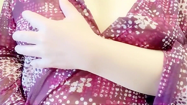 Japanese Beauty's Soft and Luscious Boobs Give Ultimate Massage Experience