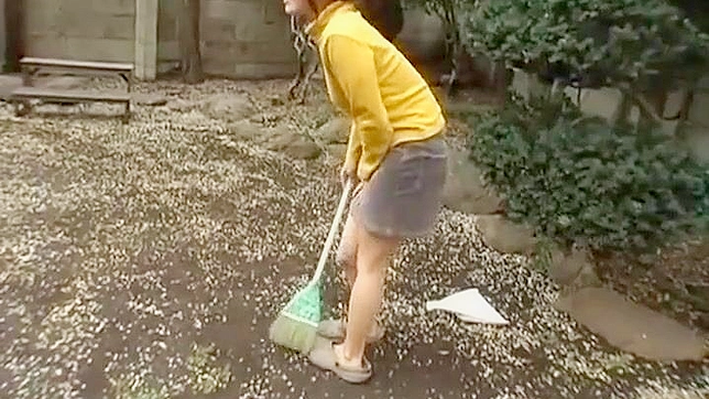 Getting Naughty in the Garden ~ A Luscious Japanese Girl Farting Out Loud!