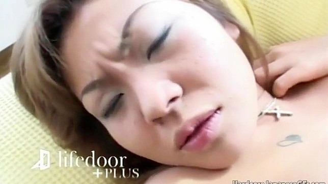 Japanese Beauty Goes Wild with Vibrator - Exclusive Amateur Video