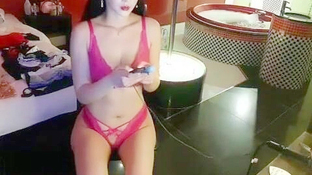 Korean Beauty Performs a Sensual Pole Dance, Revealing Her Stunning Body.