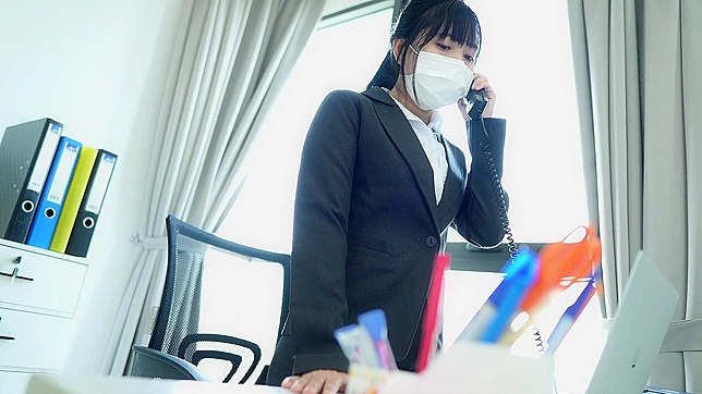 Filthy Japanese Office Bitch Giving Handjobs and Blowjobs to Whole Staff