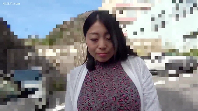 Japanese Mom with Huge Buttocks Begs for Hard Doggystyle Fuck