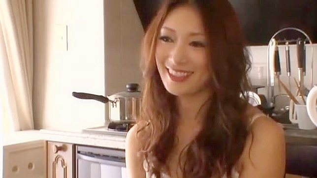 Spectacular Japanese Beauty Reiko Kobayakawa Seduces in Lingerie for Intense Fuck