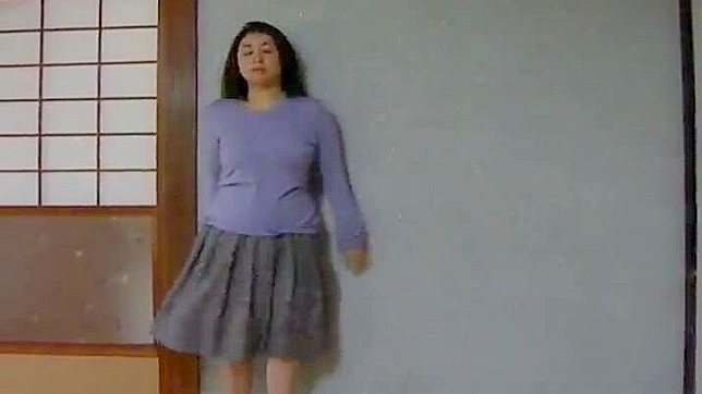 japanese housewife gets wild riding a dildo on a fucking machine
