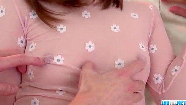 Yuri Hyuga Plays With Toys for Steamy Amateur Pussy Fun