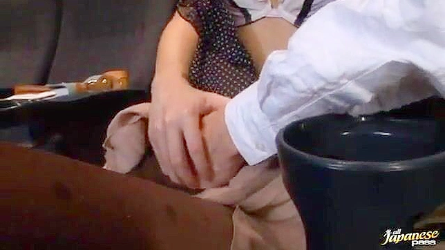 Kotomi Nagisa’s Sexy Handjob Thrills in the Cinema