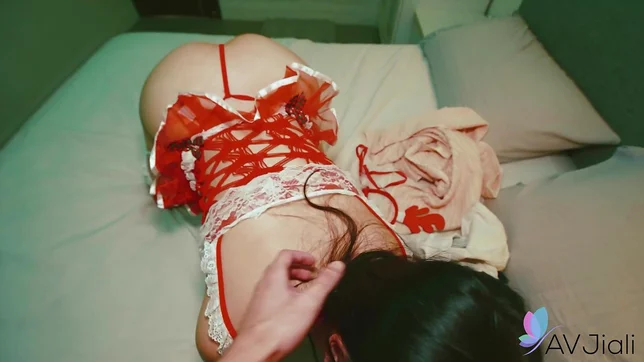 Brunette Chinese Girl 18+ Chen-Xi Cums Hard with a Thick Cock in Bed