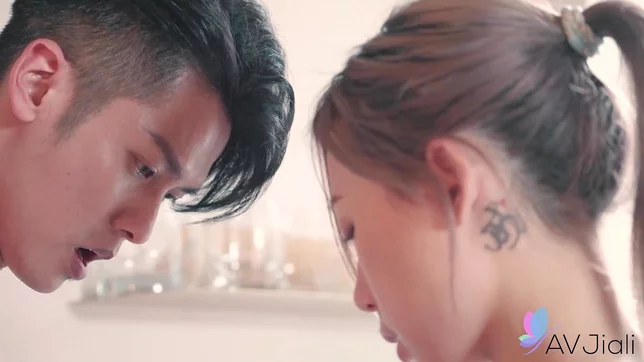 Sexy Chinese Babe Lin Siyu Hard Fucks Boyfriend in the Kitchen