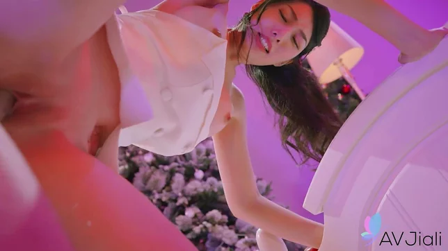 Wet-Shaved Chinese Beauty Jiaxin with Big Tits Ready for Hot Sex Action