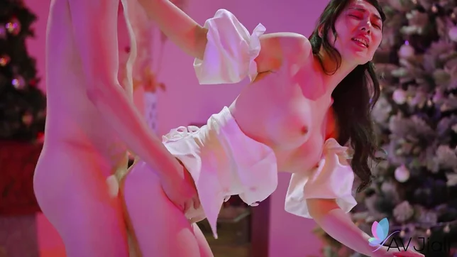 Wet-Shaved Chinese Beauty Jiaxin with Big Tits Ready for Hot Sex Action
