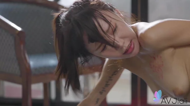 Chinese Masseuse Fei Fei Has Exciting Sex With Male Client