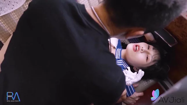 Taiwanese Beauty Fucks Stranger on Bus, Showing Off Big Tits