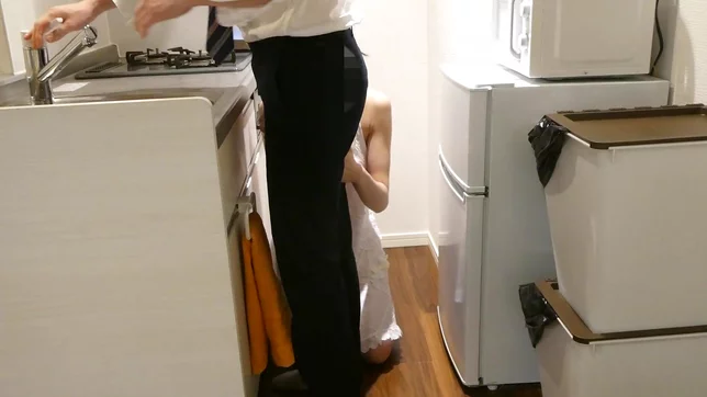 Boss’s Wife Gives Sizzling Blowjob in His Home—Teen 18+ Intern Can’t Stop Cumming Inside Her Mouth