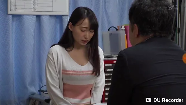 Kurea Hasumi's Steamy Home Encounter - Naughty Japan AV Fun