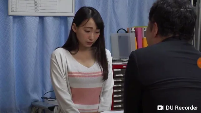 Kurea Hasumi's Steamy Home Encounter - Naughty Japan AV Fun