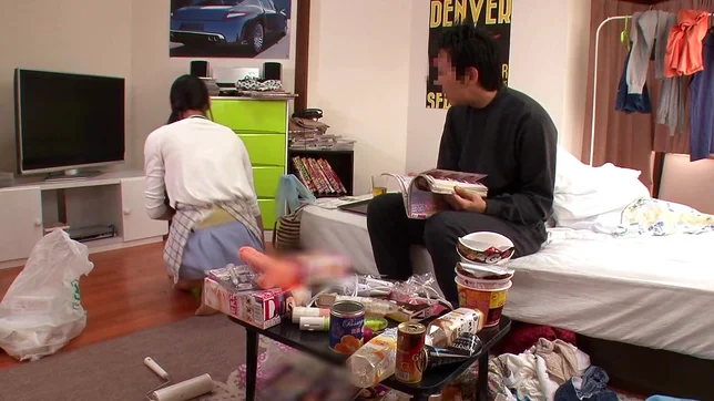 Horny Japanese milf gets her pussy banged hard by a sales agent