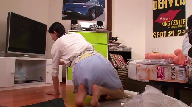 Horny Japanese milf gets her pussy banged hard by a sales agent