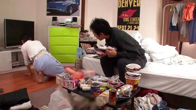 Horny Japanese milf gets her pussy banged hard by a sales agent