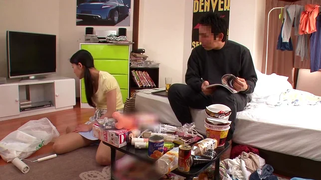 Horny Japanese milf gets her pussy banged hard by a sales agent 2