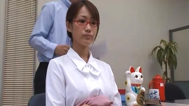 Kirara Kurokawa Lovely Asian secretary gets fucked at work