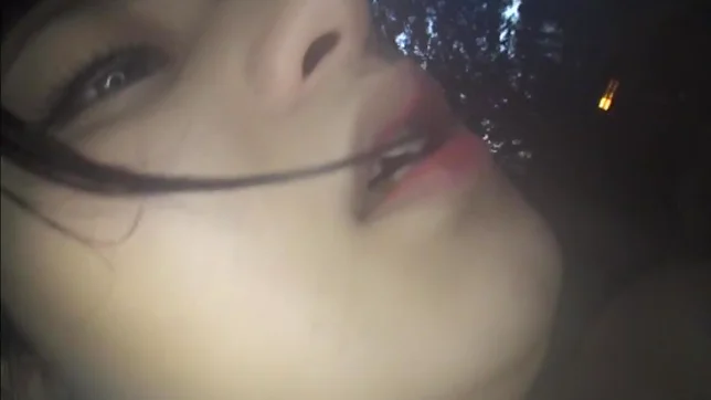 Gorgeous chick Mira Tamana enjoys hot sex in a bath outdoors 4