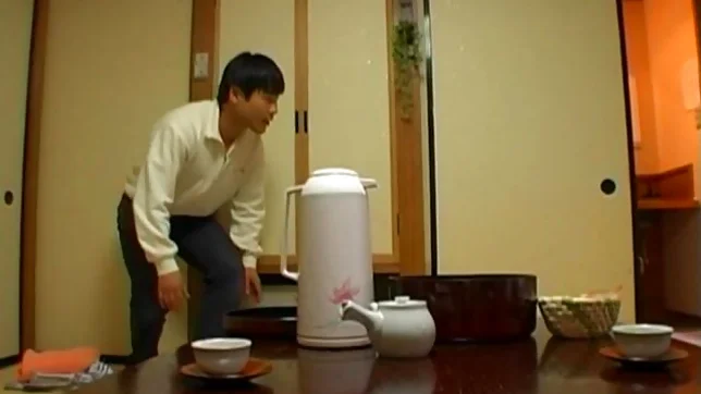 Nami Ishii Hot Japanese milf enjoys lots of cock