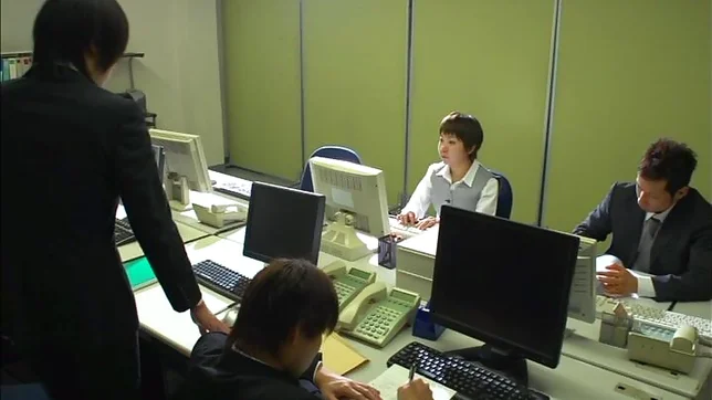 Hot Asian office babe Sayuki Kanno gives a sucks dick in the kitchen