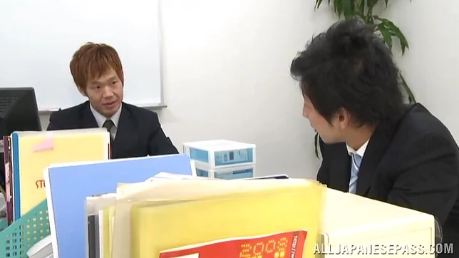 Young Maki Kouta enjoys true sex at work