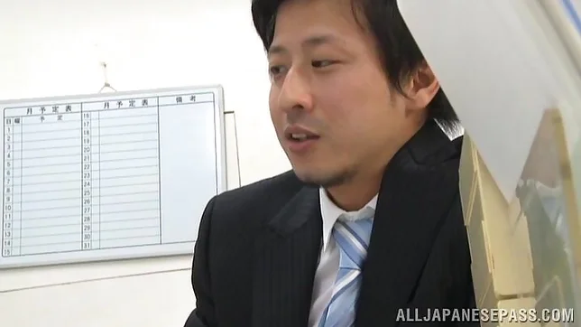 Young Maki Kouta enjoys true sex at work