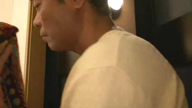 Pussy stimulation with Nozomi Aiuchi and cum in her mouth 2